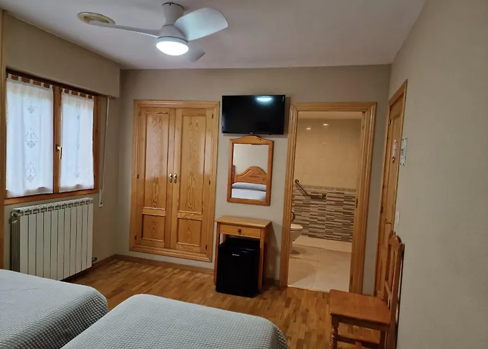 Hostal Valle De Tena Sabiñánigo